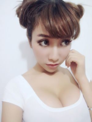 美女露隐私全部免费直播_BD英语免费在线播放