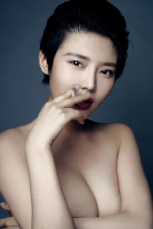超薄肉丝美足一区二区_高清高清免费观看