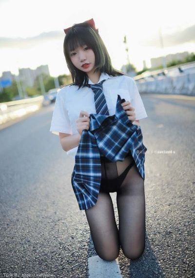 国产高清无码视频高中三级在线观看_4K电影完整版